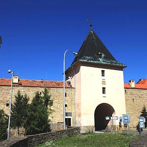 Levoča, Košická brána a kostel sv. Ducha