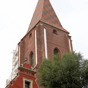 Vratislav - Čtvrť čtyř náboženství, věž pravoslavného chrámu Narození Přesvaté Bohorodičky