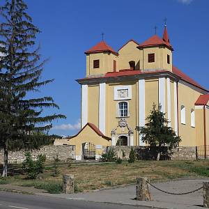 Žvaněc - arménský kostel Neposkvrněného početí Panny Marie