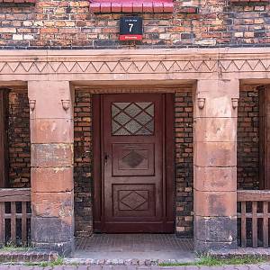 Katovice - Nykiszowiec, portál vchodu do obytného domu