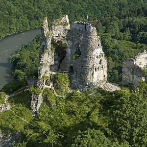 Starý hrad nad Váhom (Starhrad, Varín)