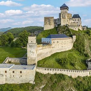 Pohled na Trenčínský hrad od severozápadu