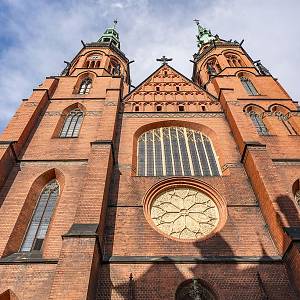 Lehnice, katedrála sv. Petra a Pavla - západní průčelí