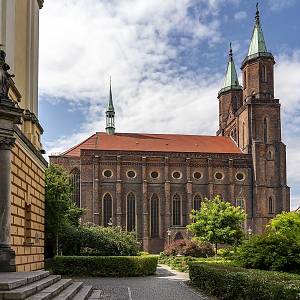 Lehnice, kostel Panny Marie - pohled od severu