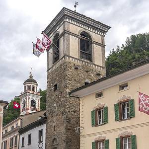 Poschiavo - radnice, městská věž a věž evangelického kostela