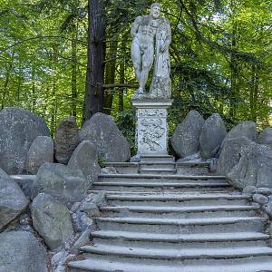 Kromlau, zámecký park, Herkulova socha