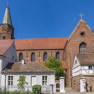 Brandenburg an der Havel (Branibor nad Havolou) - katedrála sv. Petra a Pavla, jižní průčelí