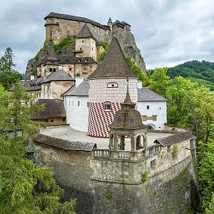 Oravský hrad s glorietem na velkém bastionu