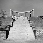 Ždánice - památník, dokončovací práce před otevřením (1936, SOkA Kolín)